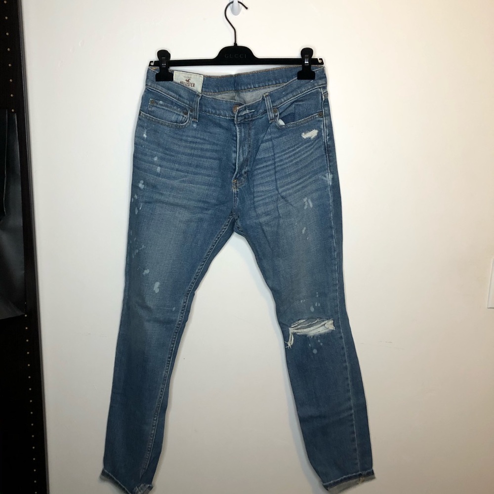 Hollister distressed plaint splatter skinny jeans
